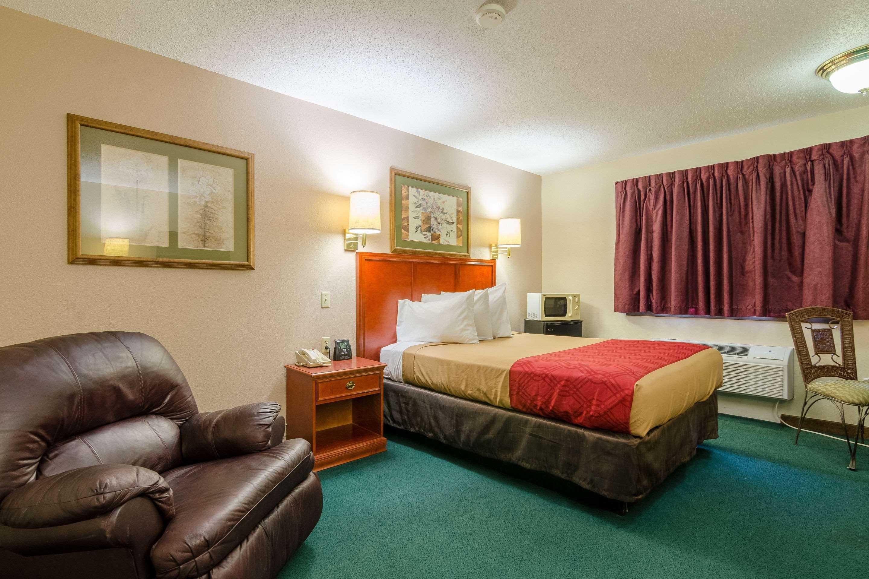 Rodeway Inn Mitchell Exterior foto