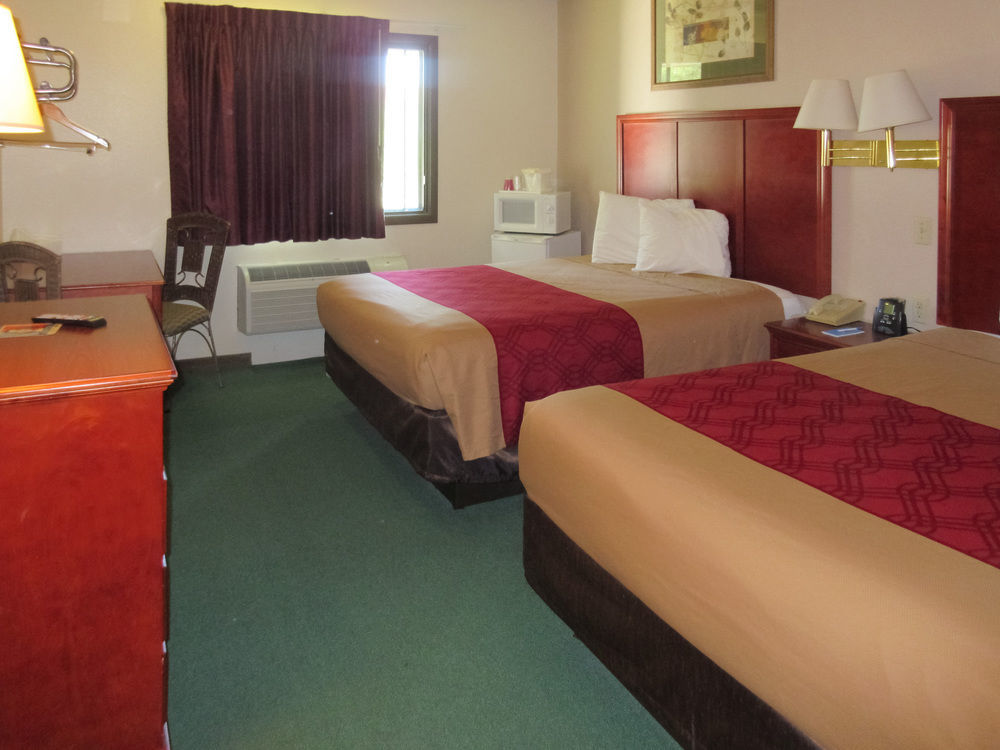 Rodeway Inn Mitchell Exterior foto